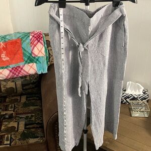 LOFT Blue and White Patterned crop pants